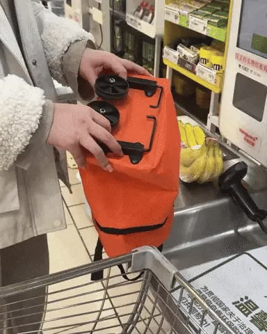 Bolso plegable guardado compacto dentro de un bolso de mano